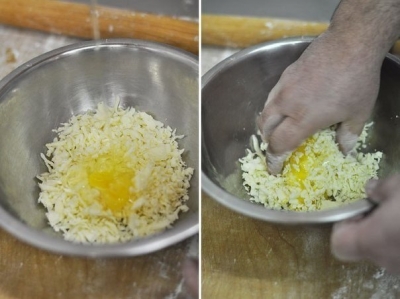 Сулугуни натрите на крупной терке